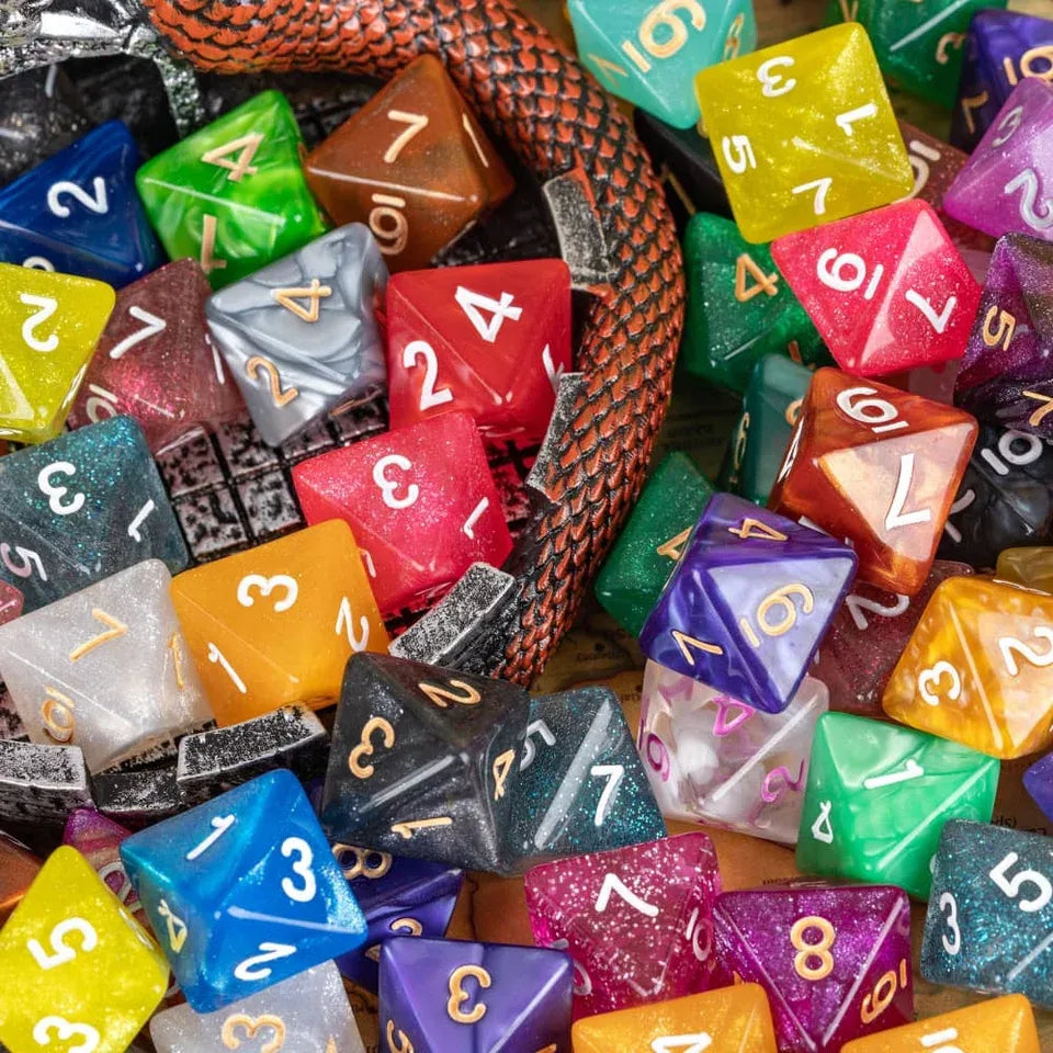 7 dés en résine marbrée aléatoire - unité ou set complet