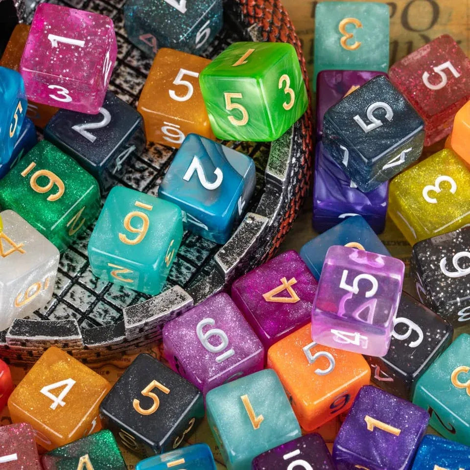 7 dés en résine marbrée aléatoire - unité ou set complet