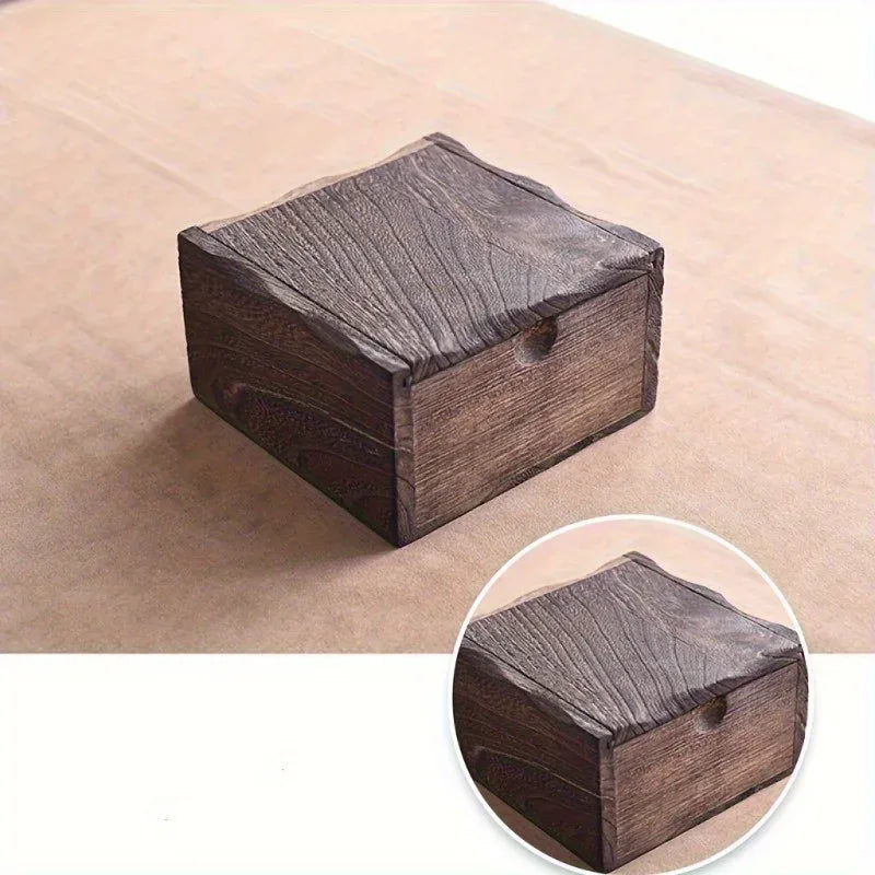 Boite à dés en bois ancien