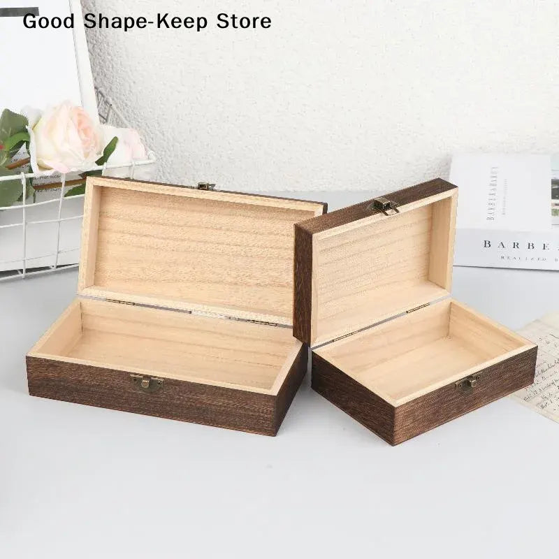Boite à dés en bois vintage