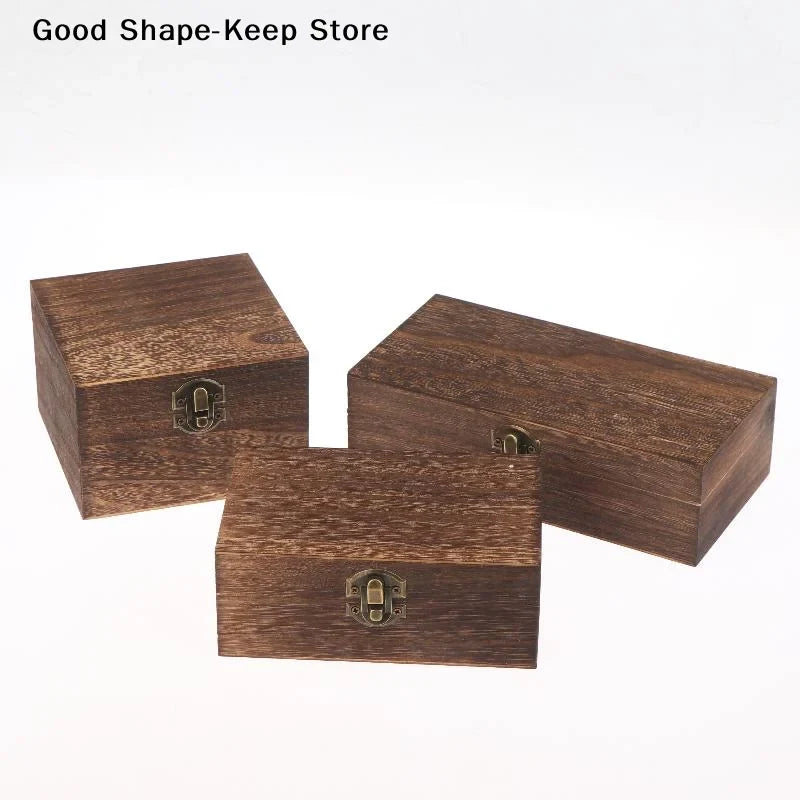 Boite à dés en bois vintage