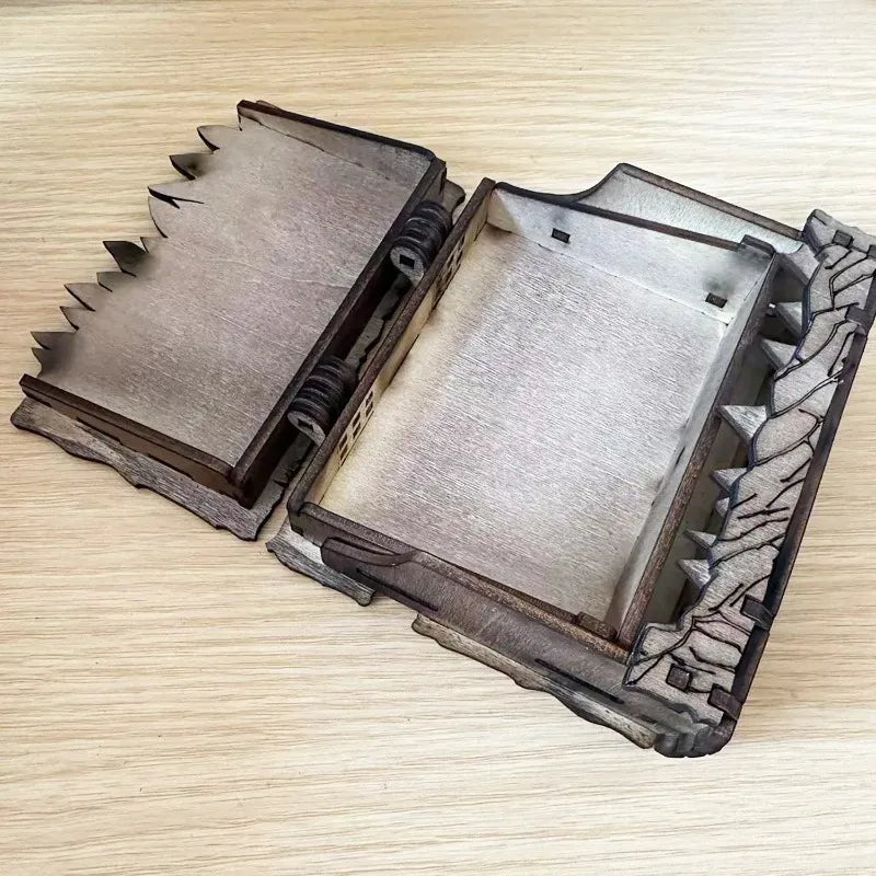 Boite à dés mimique en bois