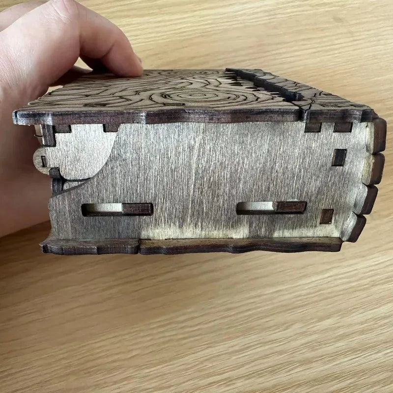 Boite à dés mimique en bois