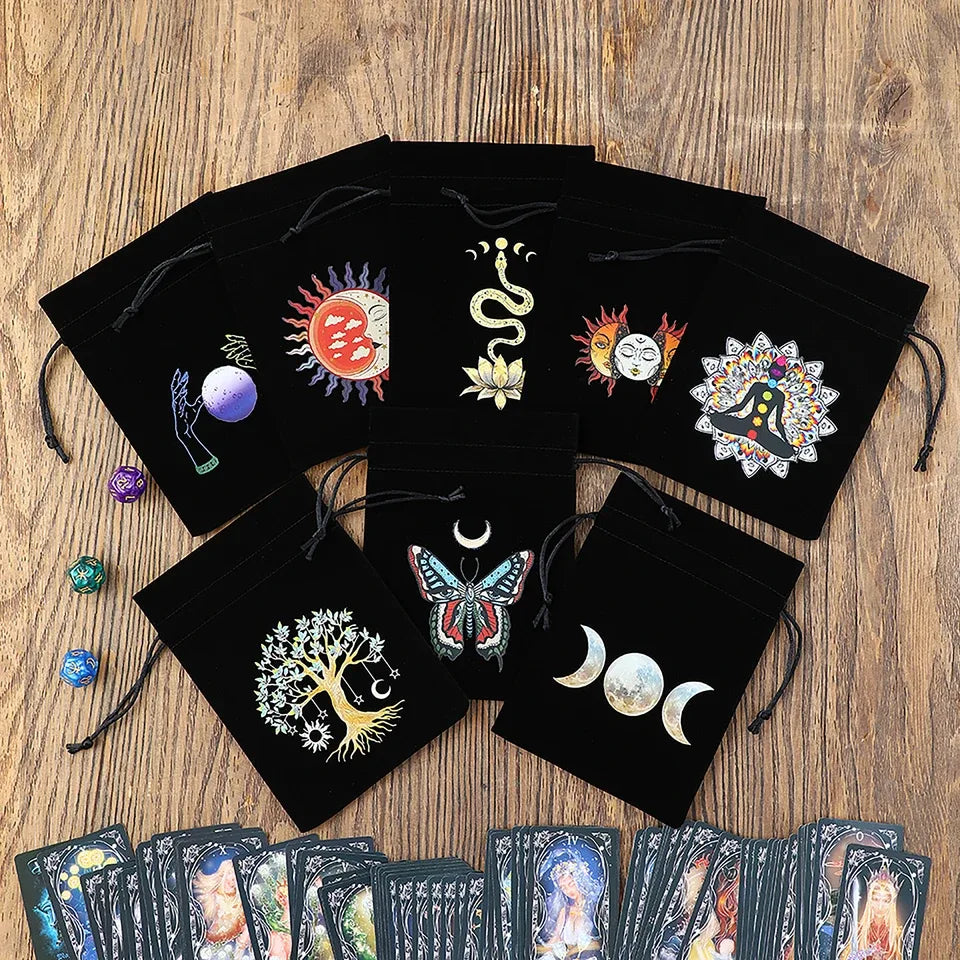 Bourse à dés en velours noir motif astrologie