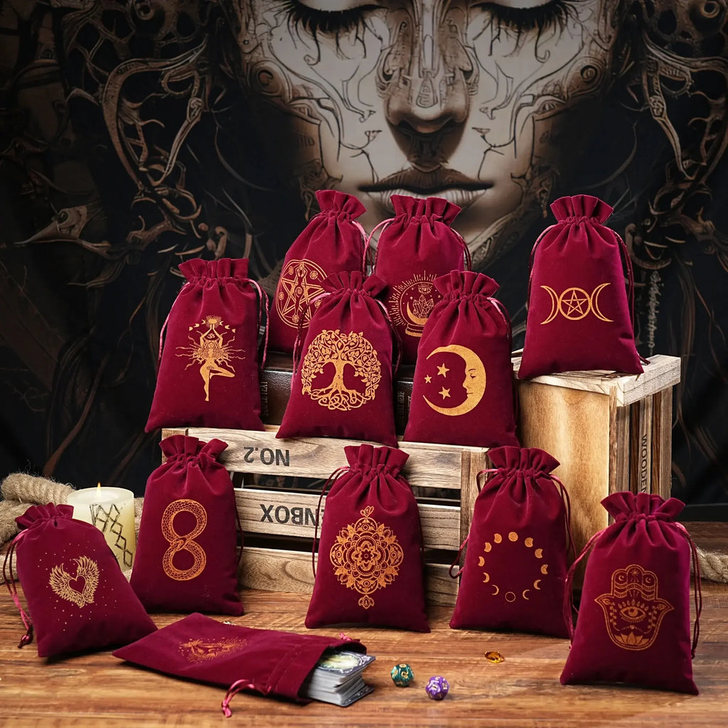 Bourse à dés en velours rouge - motifs celtiques