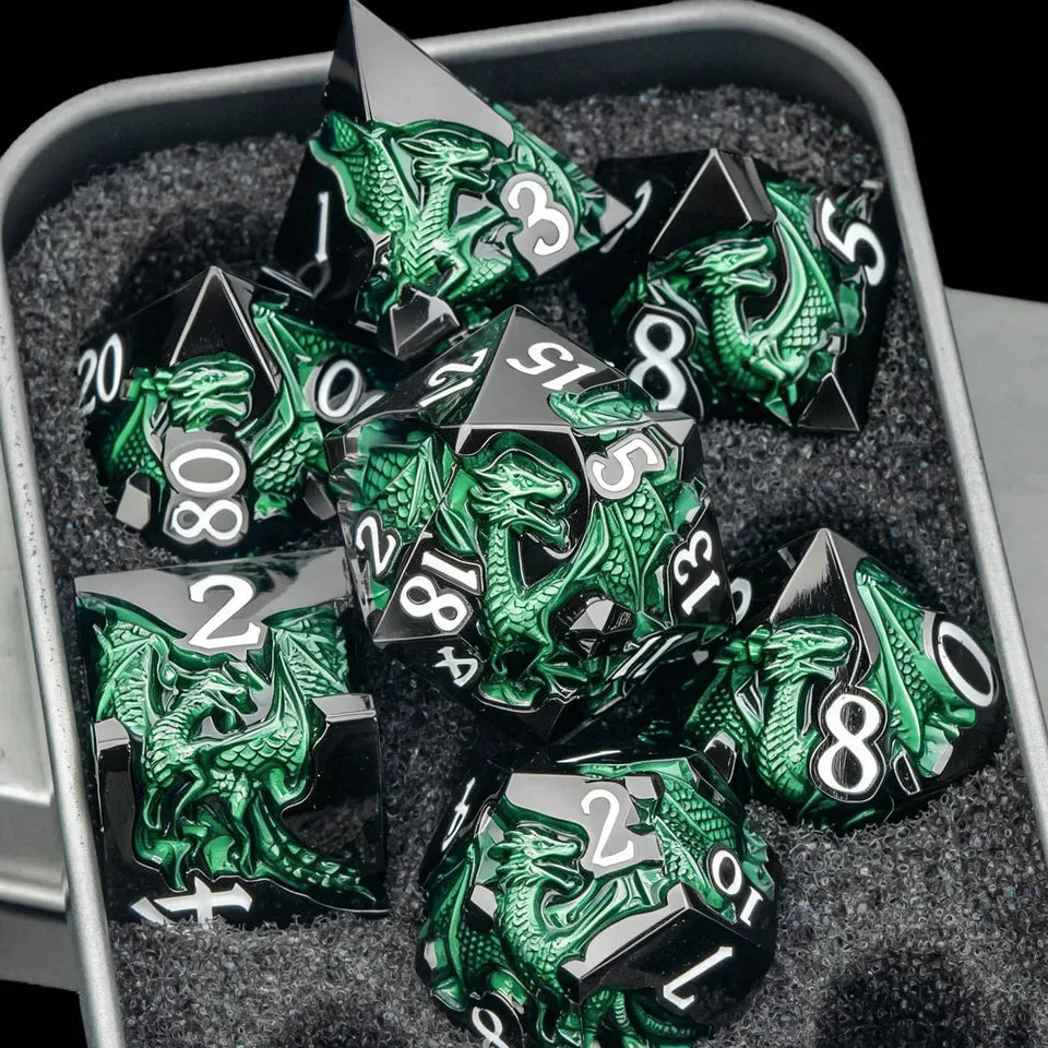 Set de dés en métal avec boite - Dragon incrusté